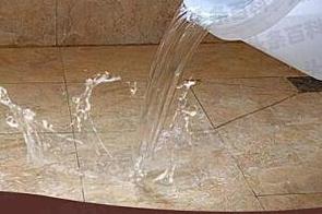石屏漏水维修 免砸砖防水材料该如何施工